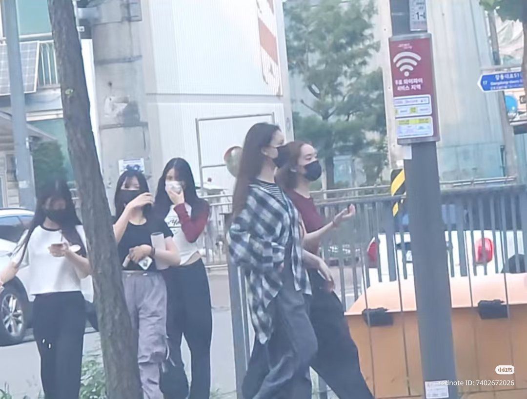 Potret diduga trainee JYP girl group baru. (X/jypnggz)